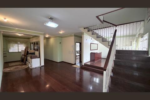 Sobrado à venda em Campinas, Jardim Nova Europa, com 4 quartos, com 248 m²